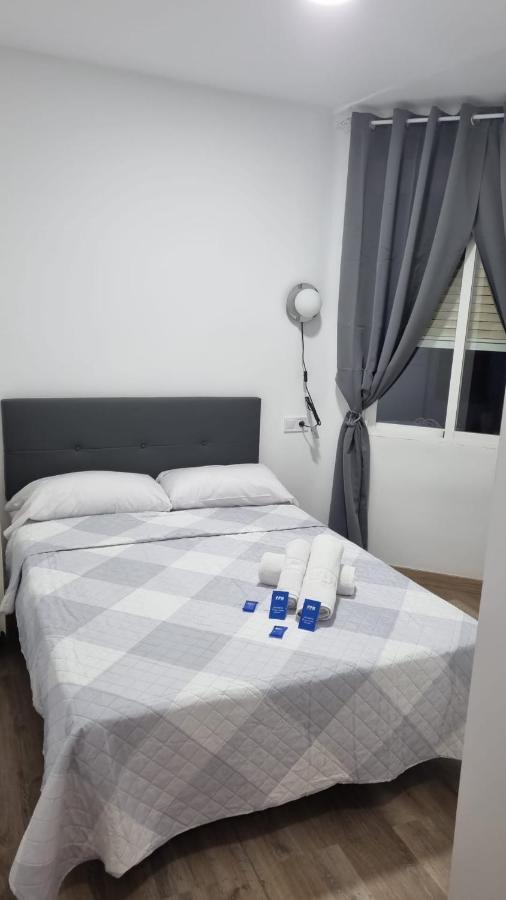 Hostal Vara Madrid Exterior photo